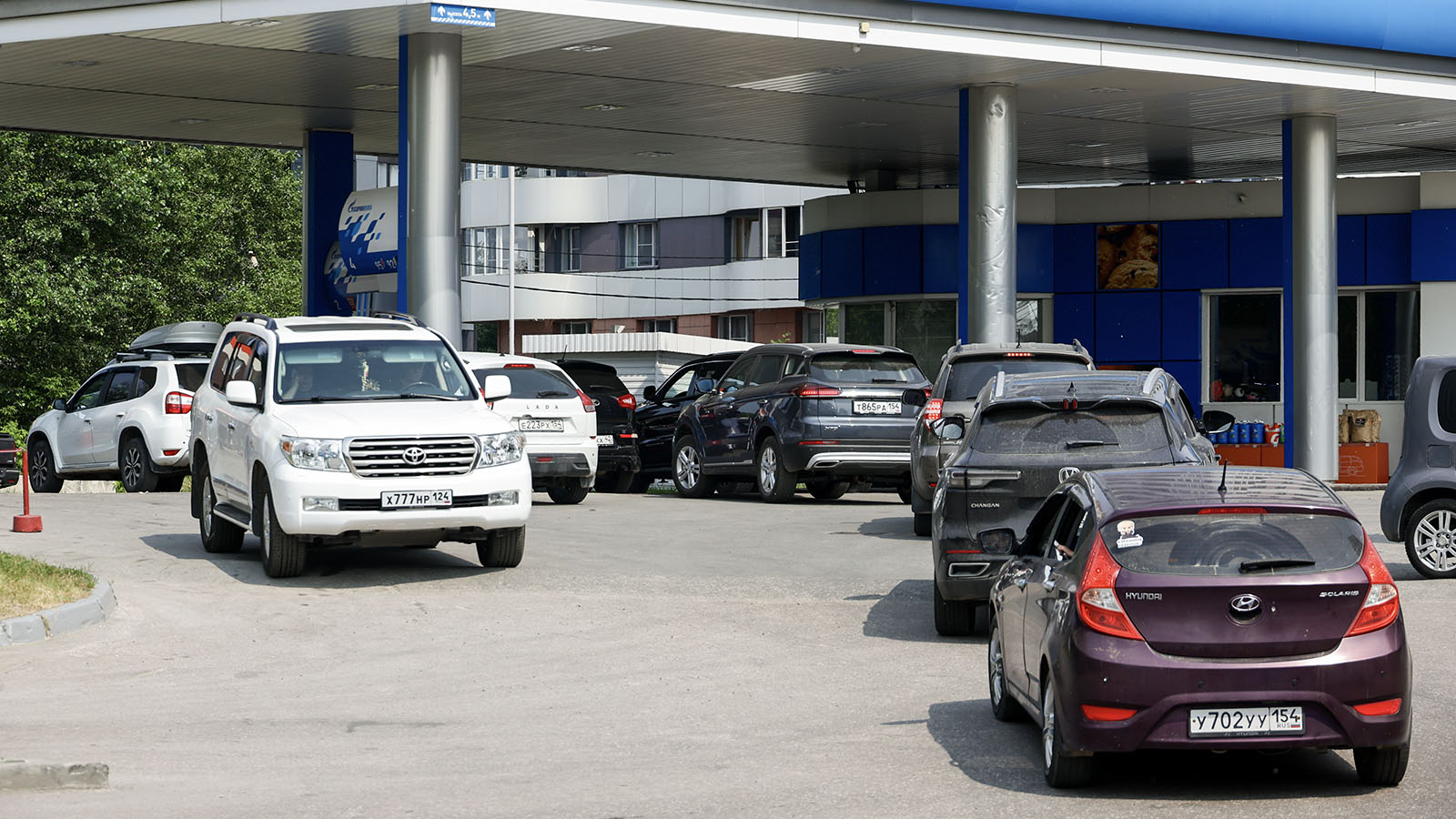 Queues, Rising Prices, and 20 Liters Per Person: Has the National Fuel Crisis Started?