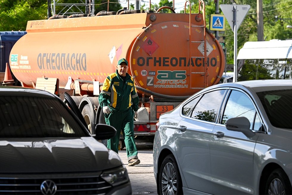 Why Doesn't Imported Gasoline Find Buyers? Opinion of "RG" Experts
